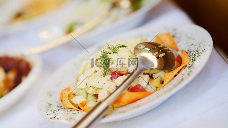 上海餐饮供应链加盟，你需要了解的五大关键点